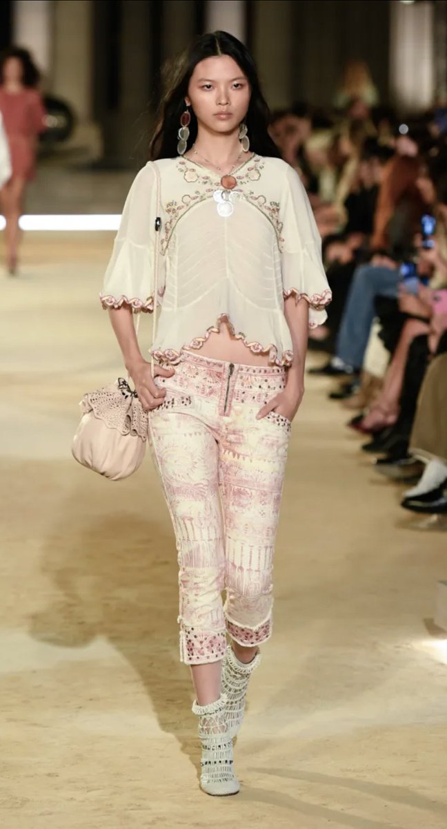 rosev1207's tweet photo. Isabel Marant: Spring 2027 RTW PFW Collection https://t.co/h1htvDlMUi
