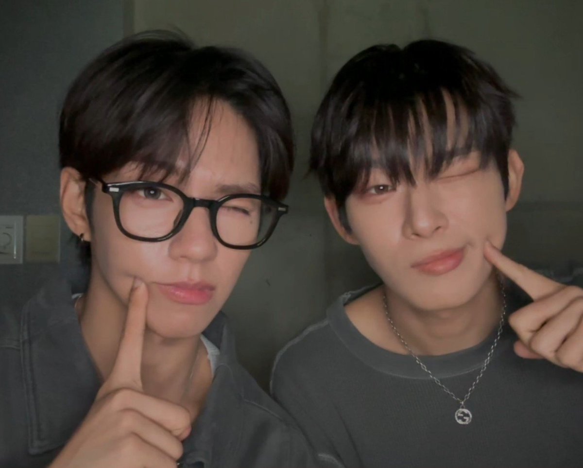 itsmjlee's tweet photo. still can’t believe we got AA4 today 😭😭 thank you, stejay, for taking the time to be with us. we really enjoy watching you together. hope we get more All Aboard lives from you both 💘 we miss you already 🤧

AA5 when??? lmao https://t.co/1Y29giN5Q7