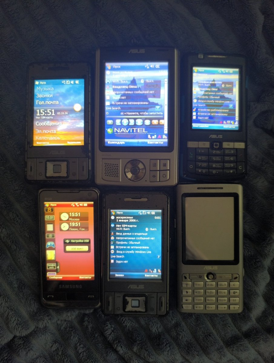 NeuroErm's tweet photo. To the previous post this is my windows mobile phones lol also didnt have batteries for all of them so p527 is  unpowered here https://t.co/6tH5n1zvUu