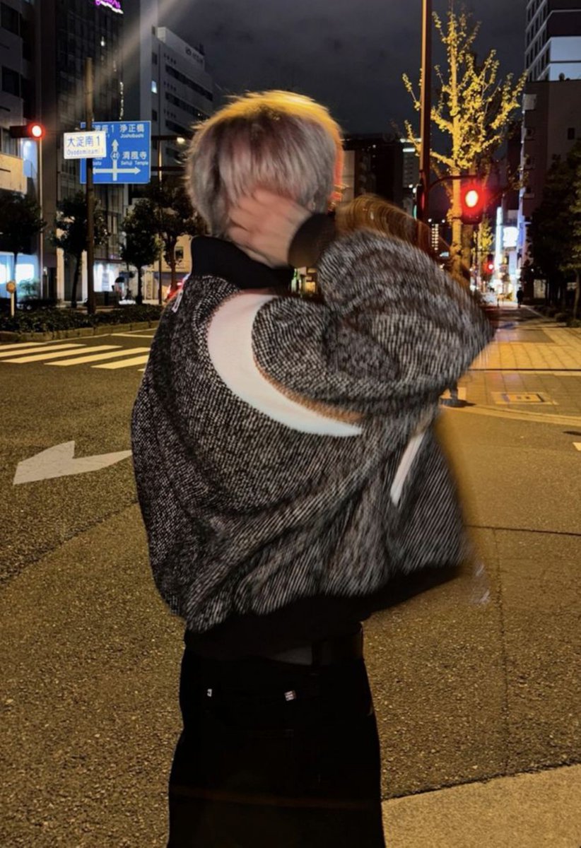 nataliantlyy's tweet photo. sebenernya lagi kurang sehat tapi doi ngajak jalan, yaudah kita otw then aku lupa make up, kata dia, "gak usah sayang, kamu udah cantik natural," aw seketika aku langsung salting, lalu ku putar lagu song for you ciptaannya itu, butterfly banget wkwk. https://t.co/DJUOzRLxbP