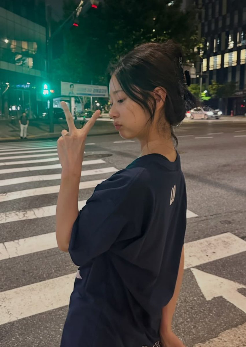 nataliantlyy's tweet photo. sebenernya lagi kurang sehat tapi doi ngajak jalan, yaudah kita otw then aku lupa make up, kata dia, "gak usah sayang, kamu udah cantik natural," aw seketika aku langsung salting, lalu ku putar lagu song for you ciptaannya itu, butterfly banget wkwk. https://t.co/DJUOzRLxbP