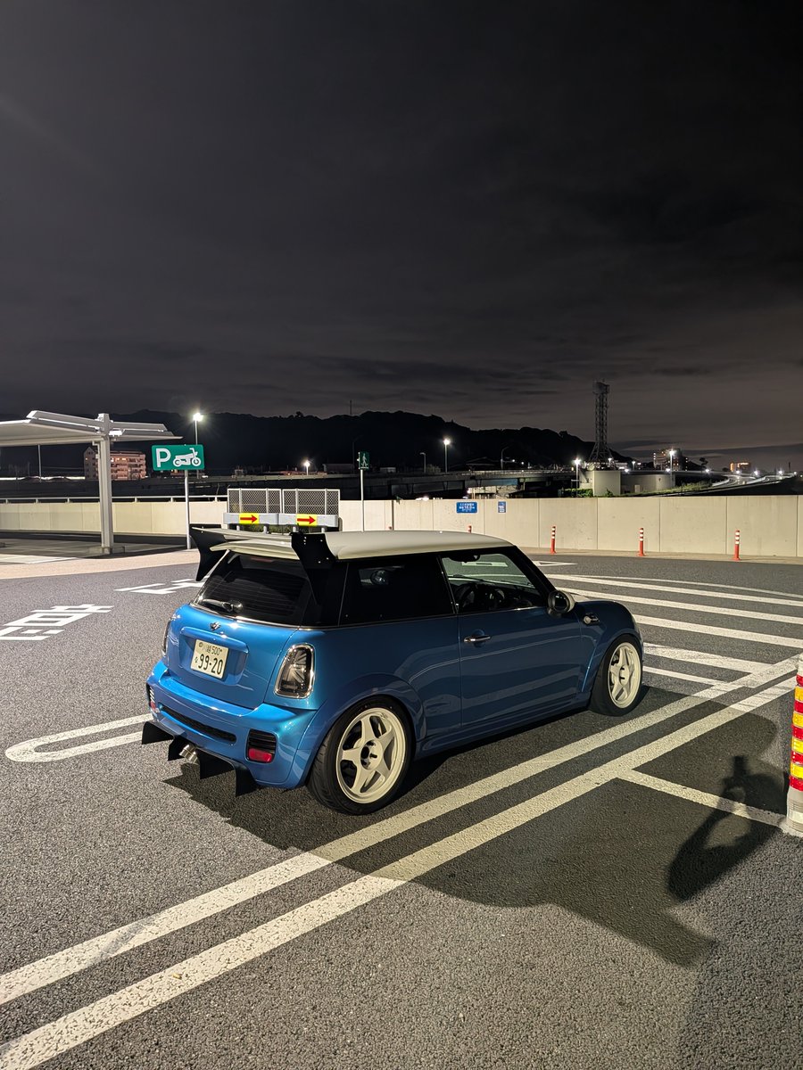 4soro's tweet photo. 異常独身男性の有給の夜🫠 https://t.co/29aTfqgm2k