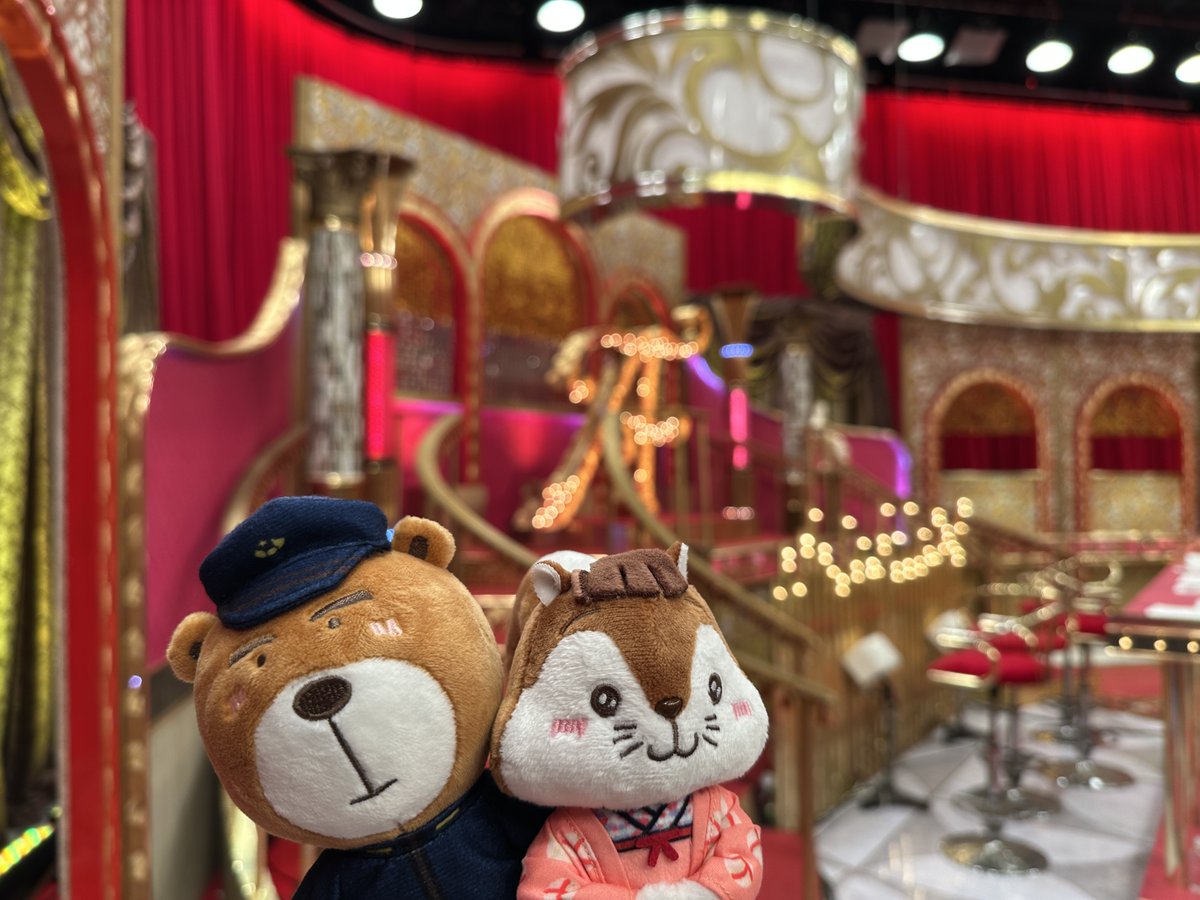 meotobiyori's tweet photo. きょうの宣伝大使✿⠜

『国民的ヒットの祭典』
ご覧いただけましたか？📺✨

りす美とくま昌も現場に駆けつけ、
おふたりの様子をしっかり見届けました🐿️🐻💕

Instagramでは別カットも掲載中📸
ぜひチェックしてみてください♾️

#めおと日和 👘🍁
𝟙𝟘月𝟙𝟝日(木)よる10時スタート!! https://t.co/tJ1xB0No4T