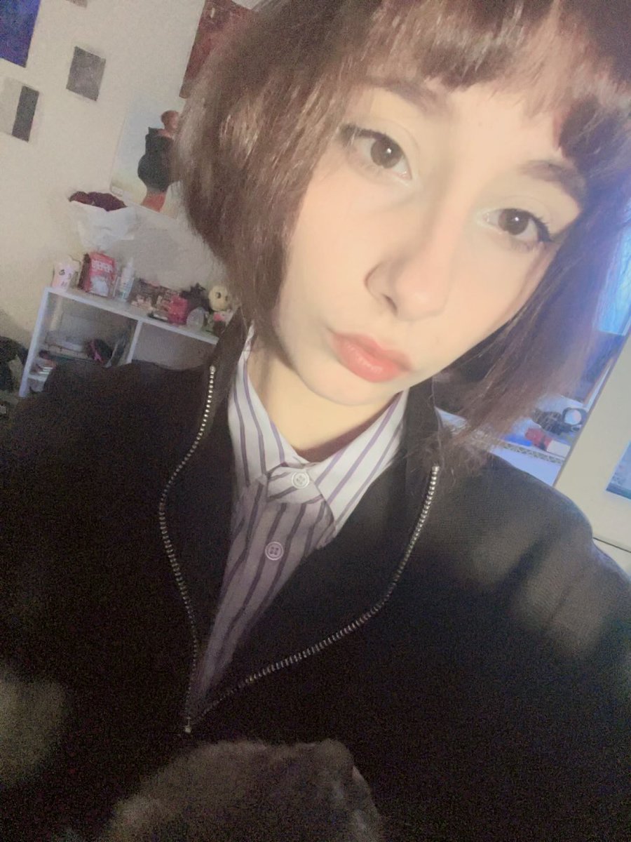 monlightsamm's tweet photo. сколько бы вы мне дали? https://t.co/ZcCWbFLSd6