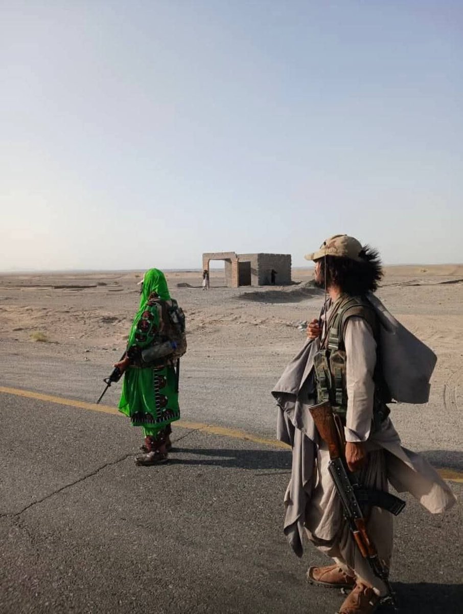 InsurgentZone_'s tweet photo. Telegram- https://t.co/oV65haLaPp
#Yakmach , #Chagai District — A blockade is reportedly continuing along the #Quetta–Taftan Highway in Yakmach area of Chagai district.
A large number of armed men, including a significant number of women reportedly among them, have entered the area.
Further details are awaited.