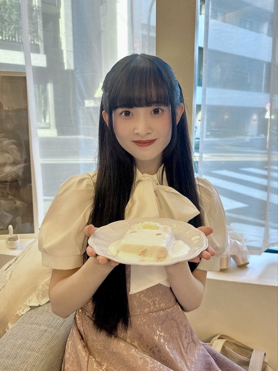 alice__kurosaki's tweet photo. 今日もお疲れ様♪
頑張ったあなたにケーキ
ひとくち分けてあげるね🍰🍴

#ナナニジ  #ナナニジ3rd https://t.co/EKWLDJC8CV