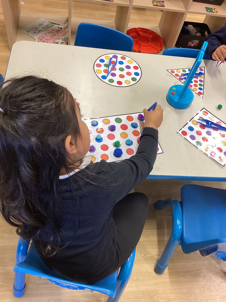YewTreeSandwell's tweet photo. Class RA are having lots of fun exploring their new enhanced provision. There are lots of fine motor activities to develop the children’s holding fingers, and make them stronger ready for mark making #LearningWithoutLimits https://t.co/O837aGRIac