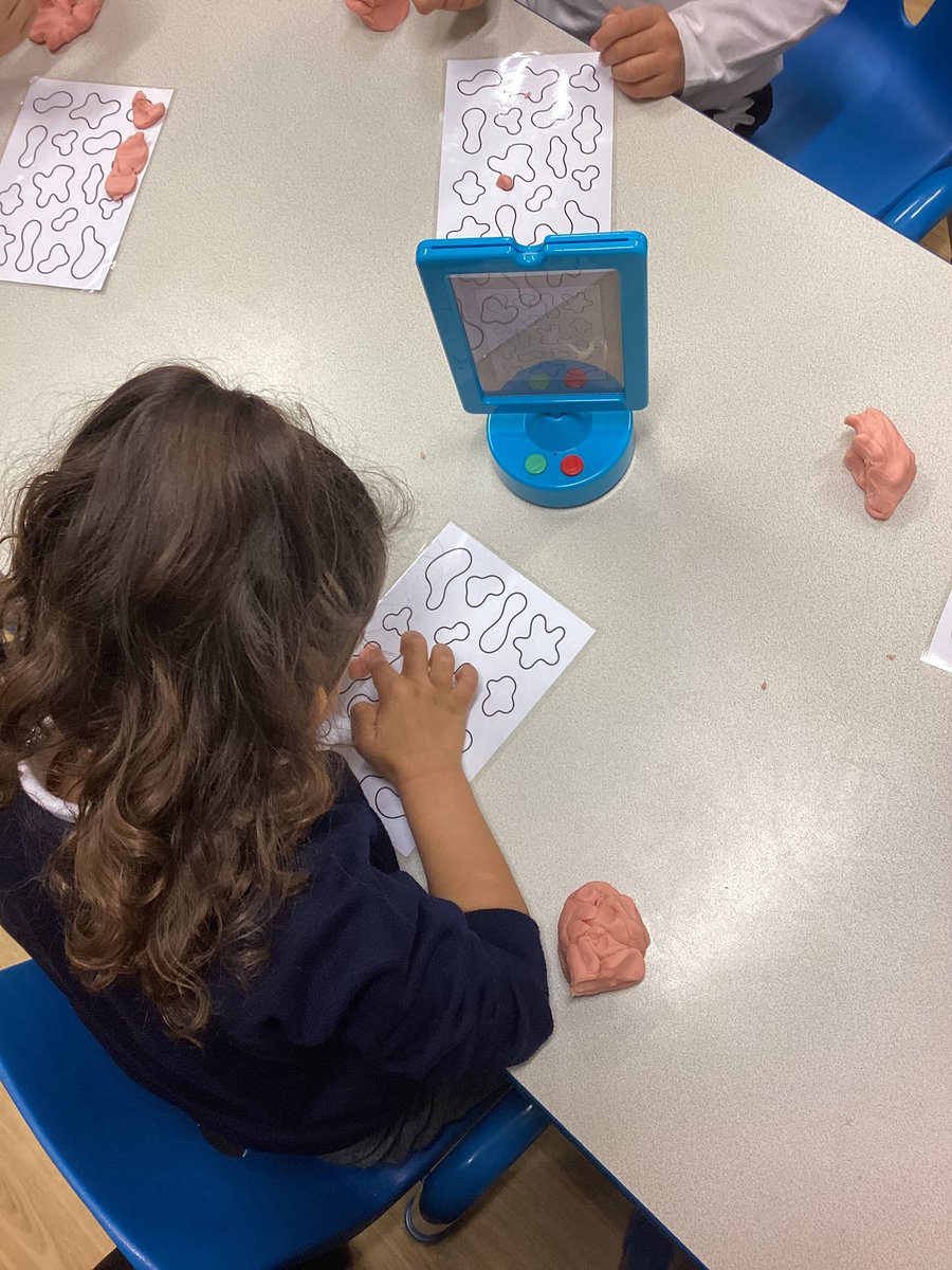 YewTreeSandwell's tweet photo. Class RA are having lots of fun exploring their new enhanced provision. There are lots of fine motor activities to develop the children’s holding fingers, and make them stronger ready for mark making #LearningWithoutLimits https://t.co/O837aGRIac
