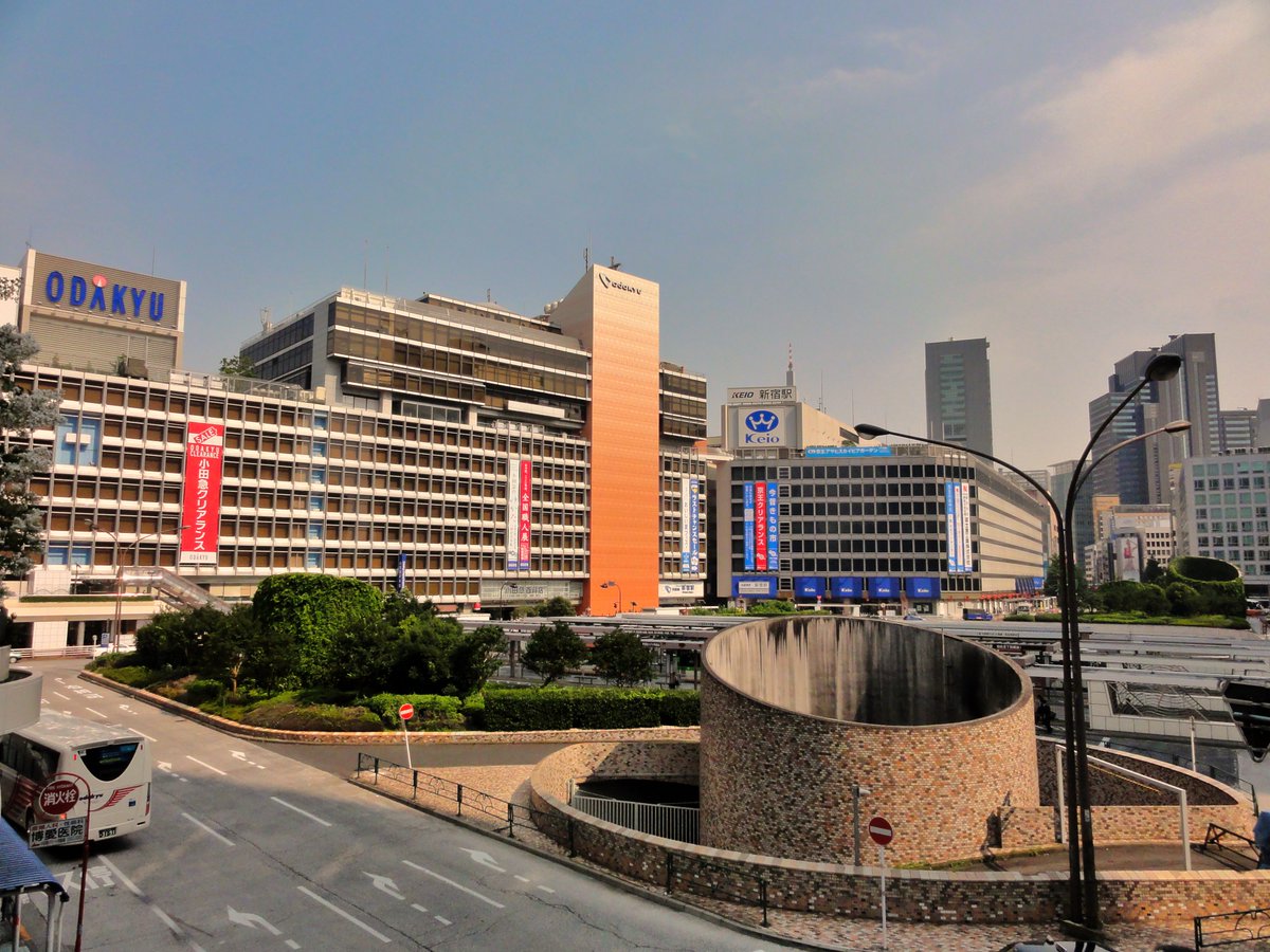 tokyocityscape's tweet photo. 映え写真でもバズる写真でもないけれど、こういう写真が泣いても笑っても二度と手に入らない、五感でその瞬間や時代を生きなければ得られない風景なんですよね。 https://t.co/2MFkMV69Z4