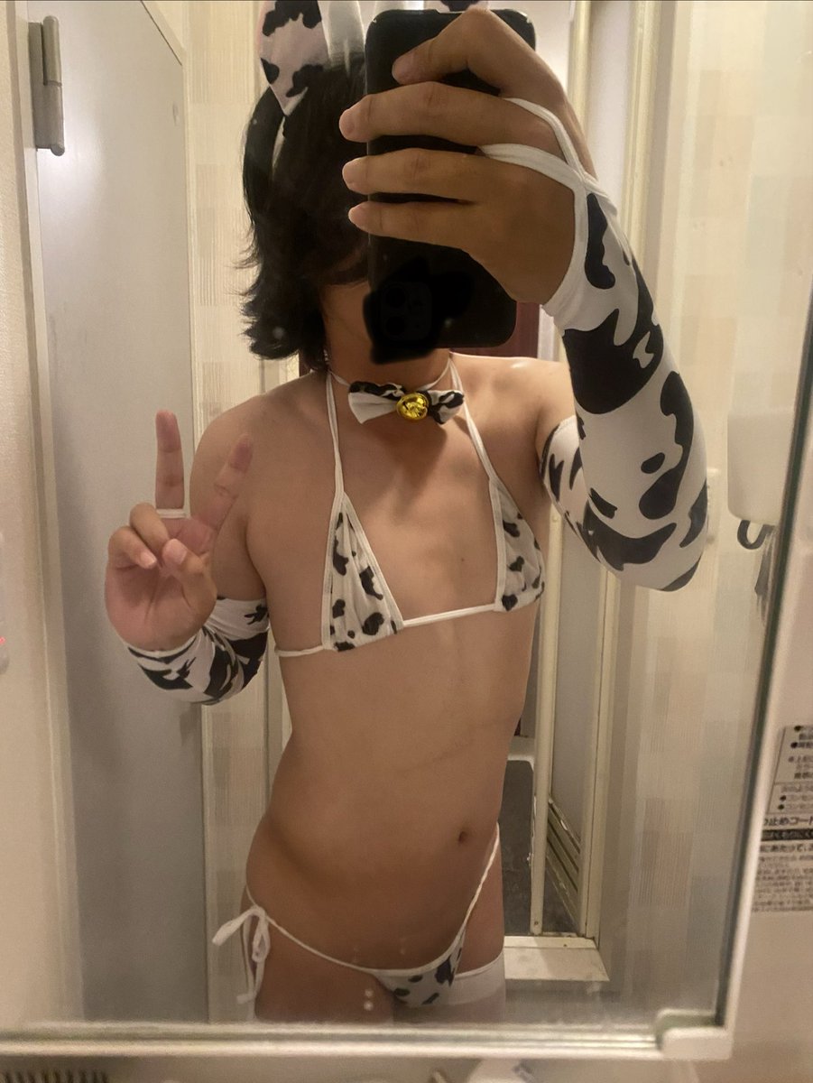 nana_maim's tweet photo. 牛さんですよぉ！
横腹むにってたり洗面所で写真撮ってるのは見ないふりして💦
#男の娘 https://t.co/hGyoZUnygH