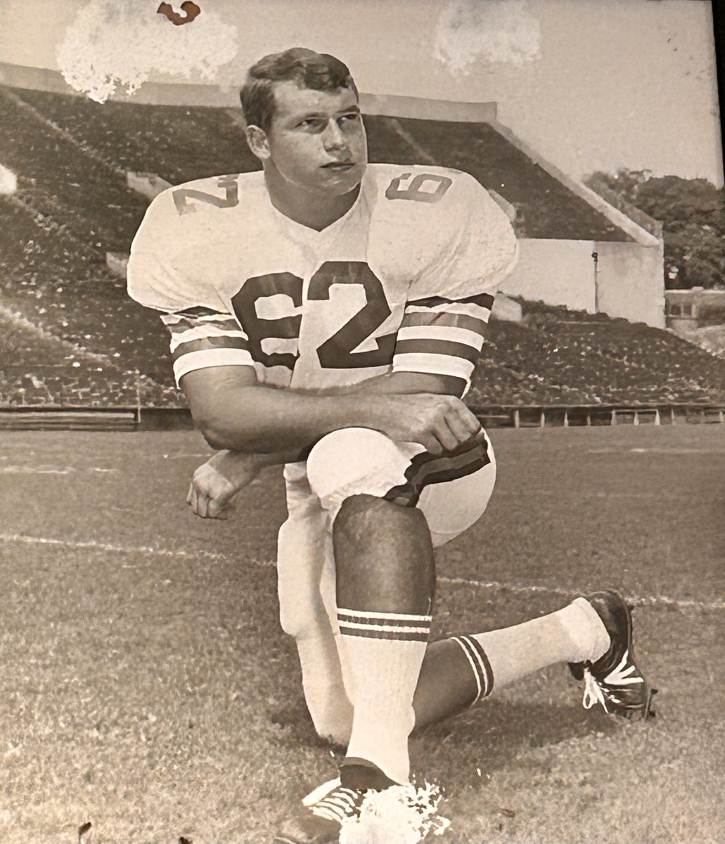 GatorsScott's tweet photo. #Gators lost one of their Hall of Famers over weekend, former OL Mac Steen, captain of 1969 team and first-team All-SEC ... He went on to become a successful orthodontist in Central Florida ... #RIP https://t.co/PMVhIDdYc7