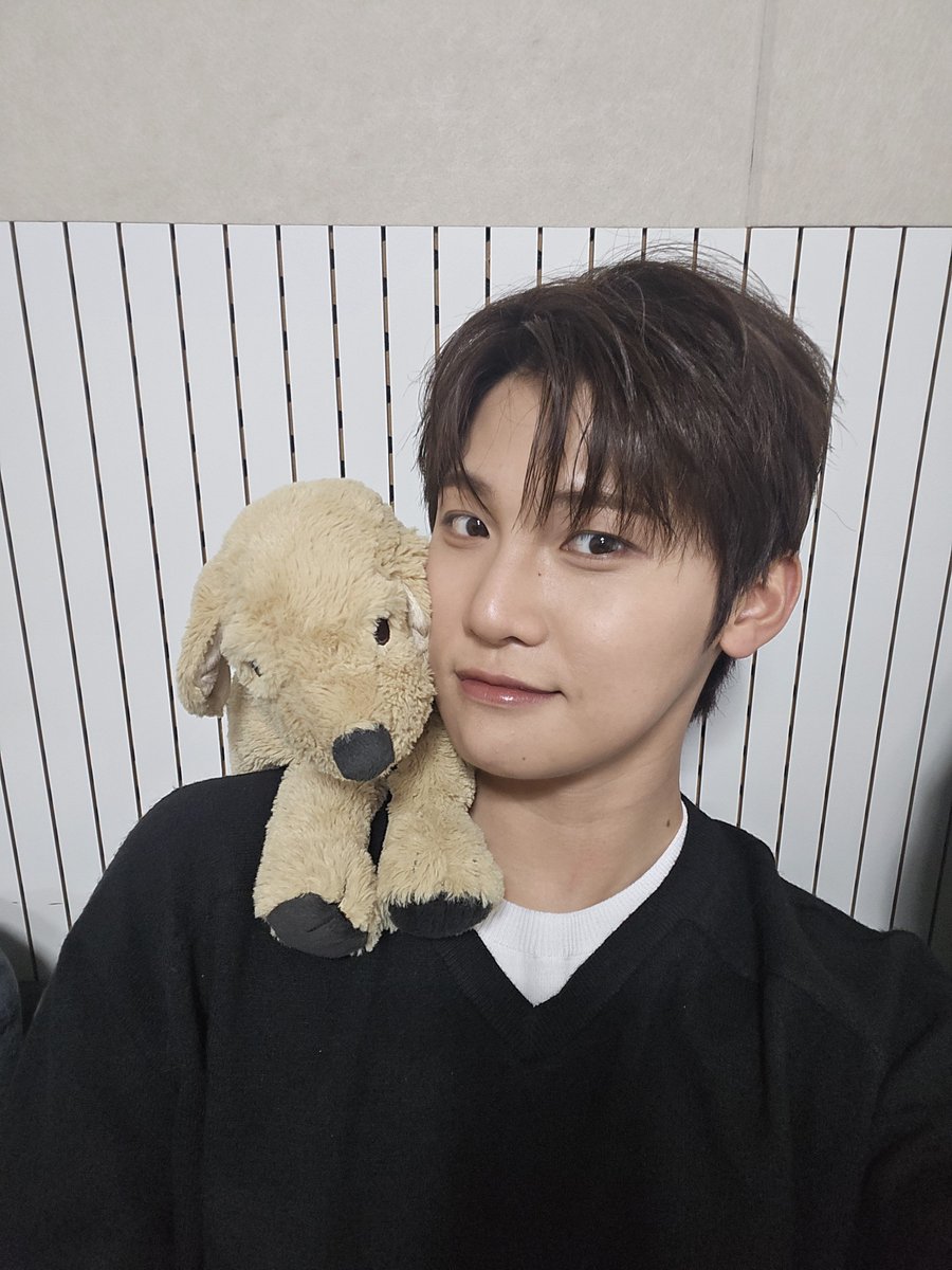 AEN_now's tweet photo. 🐶

#AEN #Aneee #지용 https://t.co/i7PBNato89