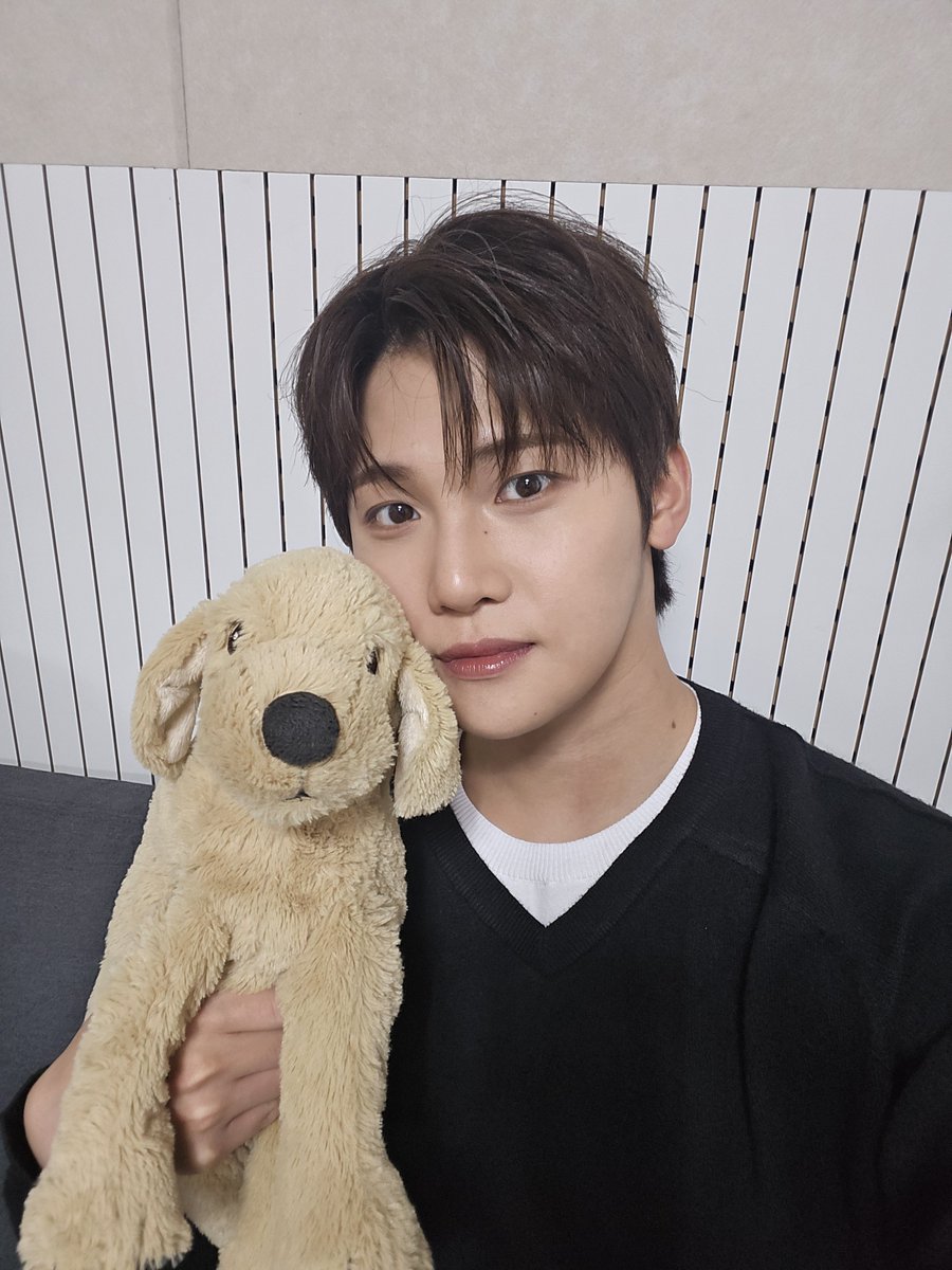 AEN_now's tweet photo. 🐶

#AEN #Aneee #지용 https://t.co/i7PBNato89