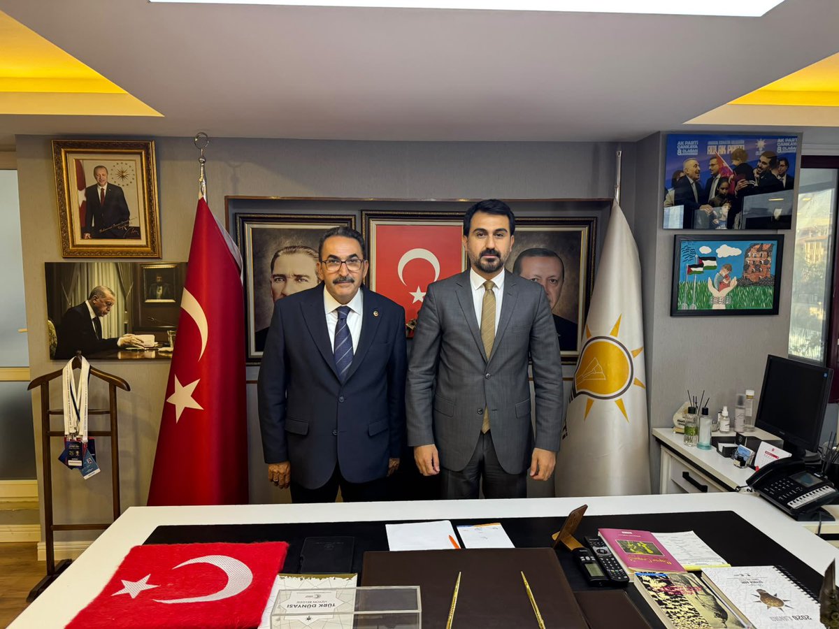 abdullahdogru01's tweet photo. 📍 AK Parti Çankaya İlçe Başkanlığı 

Ankara İl Koordinatörlüğümüz kapsamında; AK Parti Çankaya İlçe Başkanlığımızı ziyaret ederek İlçe Başkanımız Muhammed Baran Karaduman ile bir araya geldik.

Cumhurbaşkanımız ve Genel Başkanımız Sayın @RTErdogan’ın liderliğinde, başkentimizde kutlu davamızın sancağını daha yukarılara taşımak adına tam bir inançla kenetlenecek ve Çankaya’mızın geleceği için omuz omuza çalışacağız.
