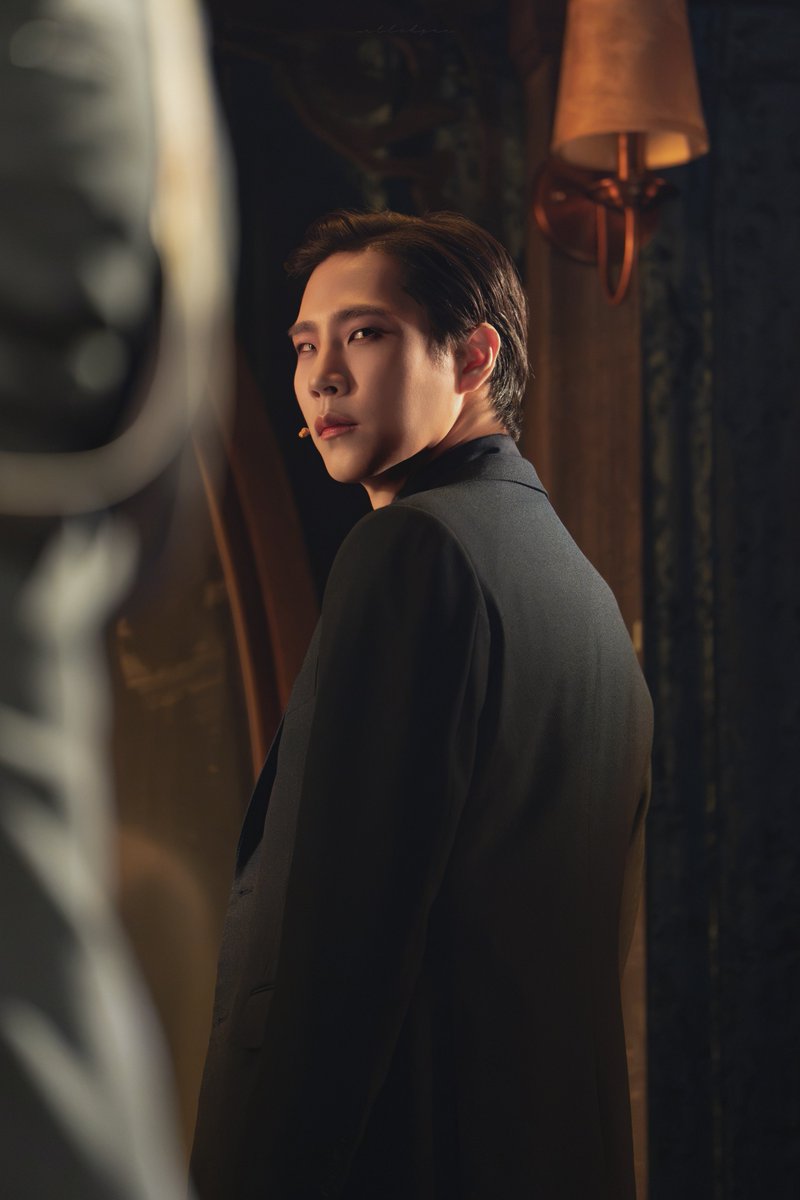 alleh_alleh's tweet photo. 261005 엠.버터플라이 커튼콜

송 릴링 | #유태율 https://t.co/qjF5fTVJ8k