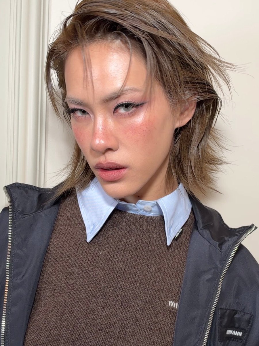 thasornofficial's tweet photo. 🤍

IG Update: semiranomismakeup

#MiuMiuxEmi
#MiuMiuSS27
#emiamily
#MiuMiu https://t.co/zWpkW1j0Nm