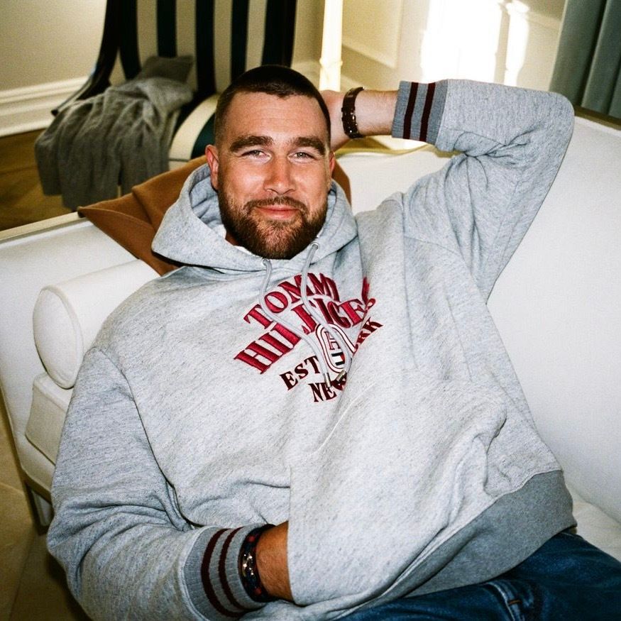 TheSwiftSociety's tweet photo. 🎂| Happy Birthday to Travis Kelce ✨

"My baby likes what he likes... so hate all you like... this is the love of my life.” — Taylor Swift https://t.co/IhAHFDxO7p