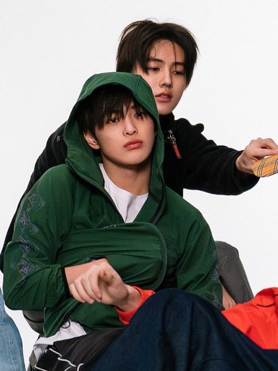 freakxov's tweet photo. HAH GUA KIRA MANIPS???? https://t.co/5t4wEUserp