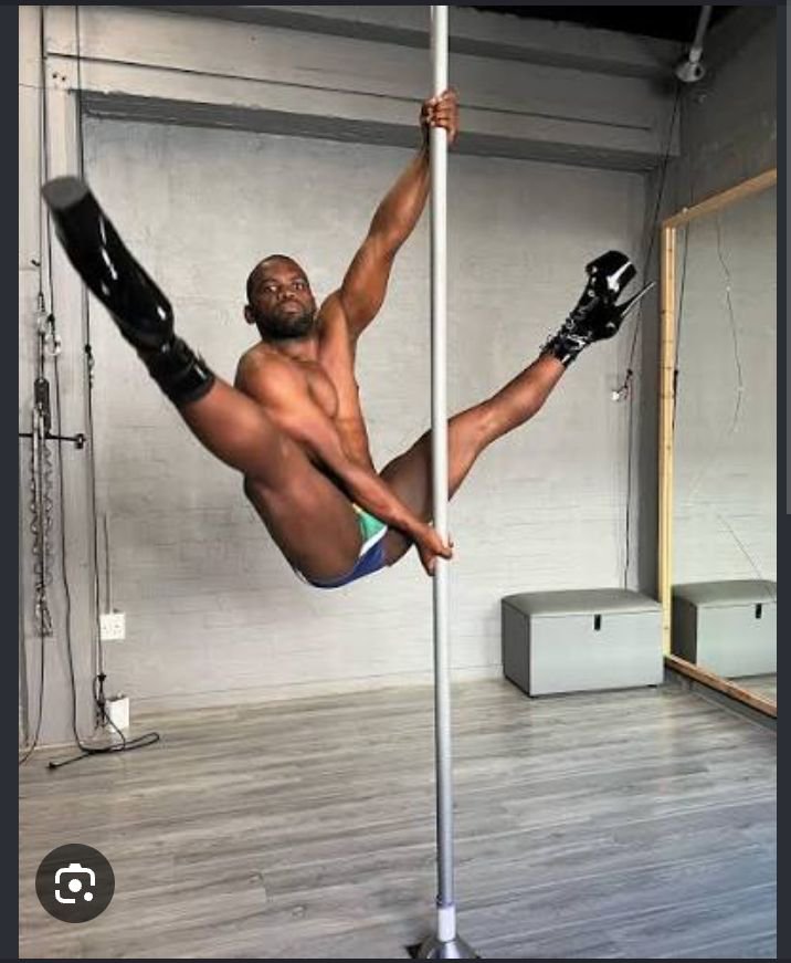 wakubaba_don's tweet photo. @Isaac304ktrey Half time entertainment in south African football league https://t.co/OrNonLT6zg