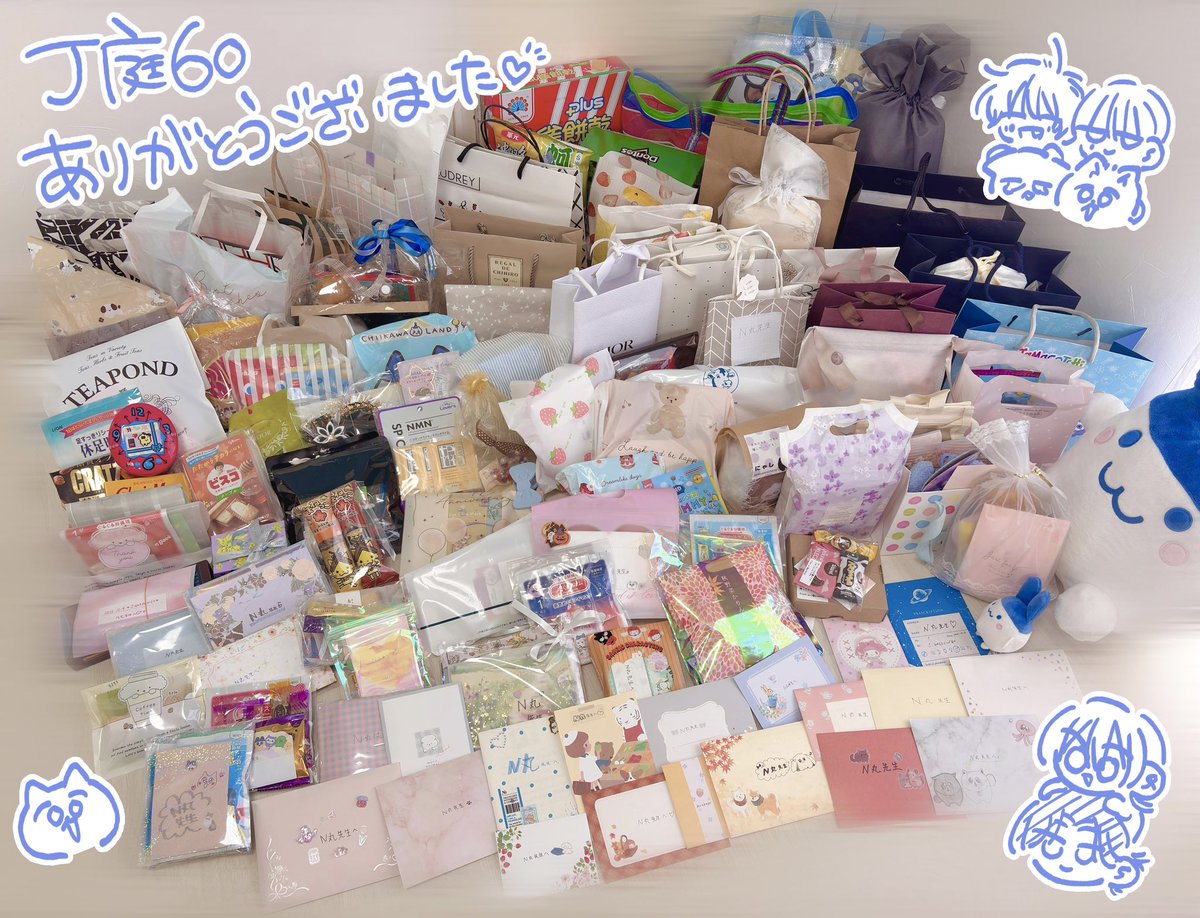 N_marupo's tweet photo. 改めてJ庭60、スペースに足を運んでくださりありがとうございました.｡•♥︎

見通しが甘く、セット組みが想像以上に時間がかかってしまい頒布スピードを優先して途中からバラでのお渡しとなってしまい申し訳ありませんでした🥲

私は後ろで作業をしていたため周りの状況をあまり見られなかったのですが、話を聞く限りスーパー売り子ズたち、そしてみなさんのお力もあり割とスムーズに対応できたのではないかと思います…！

新刊セットや新刊も完売してしまいすべての方にお渡しできなかったことはとても心苦しいですが、上限まで搬入したのでたくさんの方に手に取っていただけたことをとても嬉しく思います！
（シャッフル列の最後の方にもお渡しできたと聞き、少し安心しましたᵕ̩̩࿀ᵕ）

またたくさんの方に温かいお言葉や差し入れ、そしてお手紙までいただき改めて私はみなさんに支えていただいているのだと感じました。本当にありがとうございます。

途中から口が回らなくなり、嬉しいありがとうbotになってしまってすみません….🙀

反省点もありますが単行本発売からJ庭まで走り切り、そして私の中では今月が連載デビュー1周年という大きな節目でもあるので、最後に大きな花火を打ち上げられて良かったです🌷

改めまして、昨日は本当にありがとうございました˗ˏˋ ♡ ˎˊ˗
