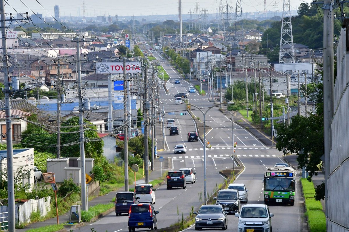 plsetsuna's tweet photo. 10/1～10/4
都営バスが運行した路線バスとしての内房線代行・姉ヶ崎～長浦。毎日全10台が各2往復するダイヤで、品川・渋谷・江東・江戸川・深川・有明の各営業所からアクアライン経由で現地まで回送というハードな出入庫。
10月に乗務から上がる新任の事務の方を緊急登用するなどして、急に決まった輸送を無事に完了しました。
10/5からは引き続きJR代行として看板を架け替えて匹期続き支援中。
(五)
