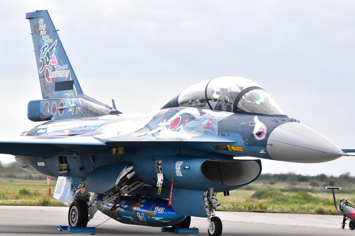 mini_weapons's tweet photo. 終始曇り空でしたが
松島基地航空祭楽しめました

午前午後ブルーインパルス飛ぶのはやっぱすごいな…

＃松島基地　＃松島基地航空祭2026 ＃ブルーインパルス https://t.co/Pnx7MQYFe3