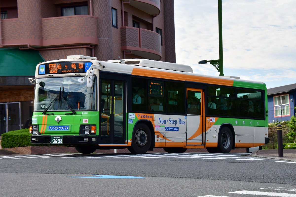 plsetsuna's tweet photo. 10/1～10/4
都営バスが運行した路線バスとしての内房線代行・姉ヶ崎～長浦。毎日全10台が各2往復するダイヤで、品川・渋谷・江東・江戸川・深川・有明の各営業所からアクアライン経由で現地まで回送というハードな出入庫。
10月に乗務から上がる新任の事務の方を緊急登用するなどして、急に決まった輸送を無事に完了しました。
10/5からは引き続きJR代行として看板を架け替えて匹期続き支援中。
(五)