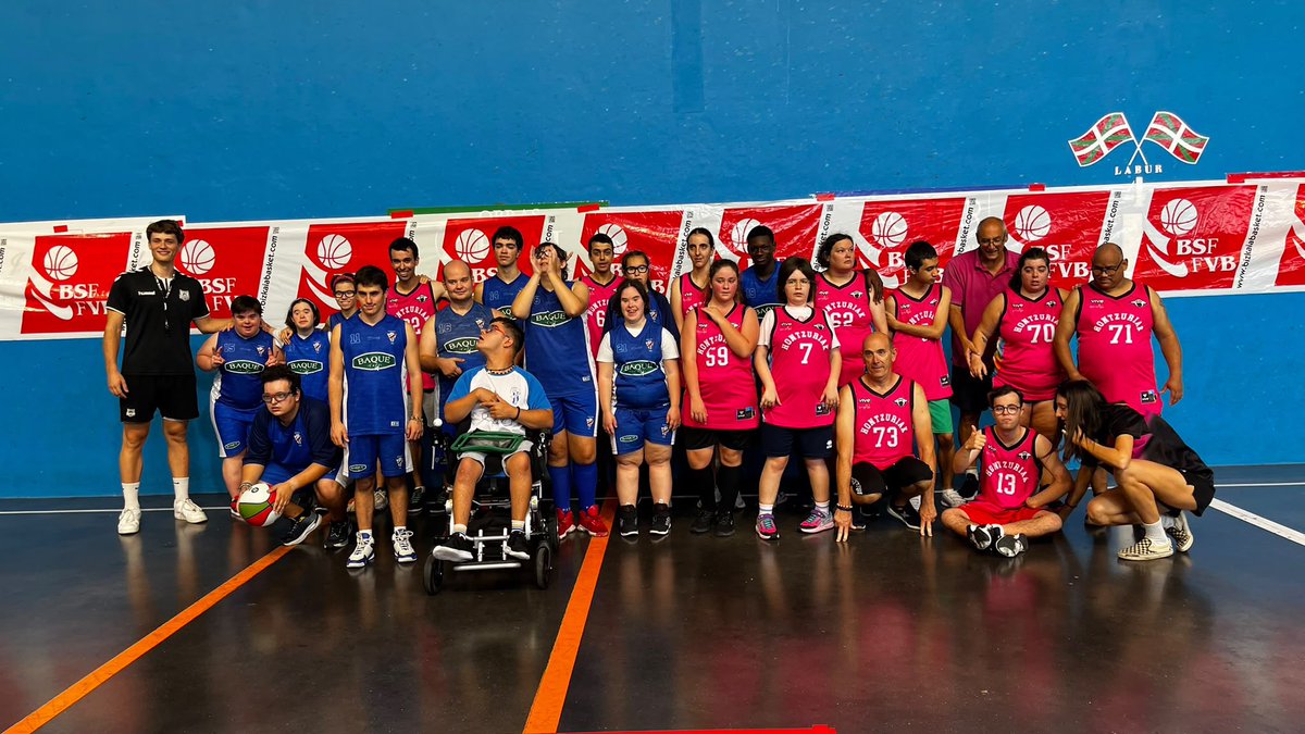 BizkaiaBasket's tweet photo. 🏀 Adimen-desgaitasuna duten kirolarientzako topaketa berria Berangon, Berangoko Hontzuriak eta @TabirakoBaqueST taldeen arteko lagunarteko partidarekin amaitzeko. Jardunaldi bikaina! 🙂 https://t.co/XlZuIZ7rVG