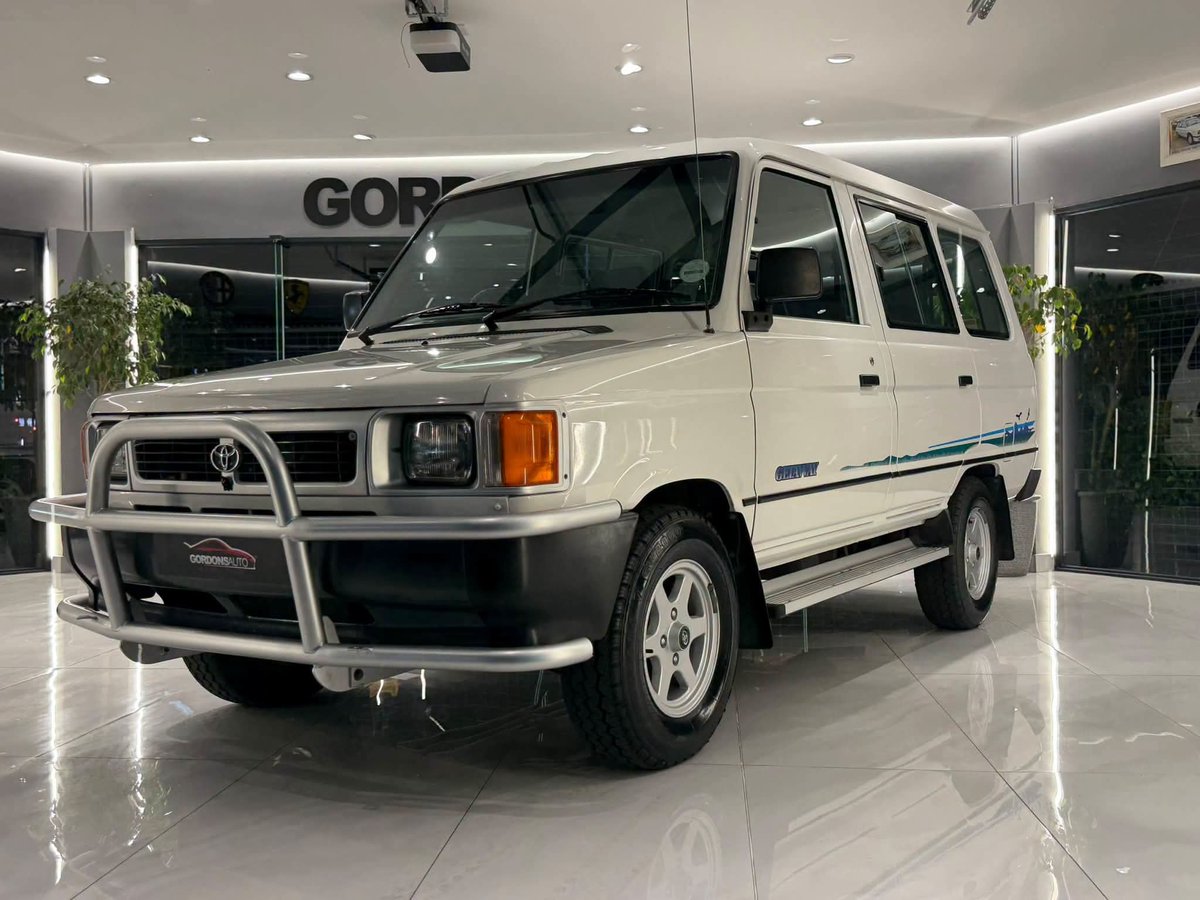 BoitumeloCaleb's tweet photo. R199 999 
1996 Toyota Venture 2200 GETAWAY  2.2-litre 4-cylinder Toyota 4Y petrol engine 
70kW &amp; 184Nm of torque 
 (150 000 km) 
Full Service History 
-Aircon
- Powersteering https://t.co/JzenxuY3ZW