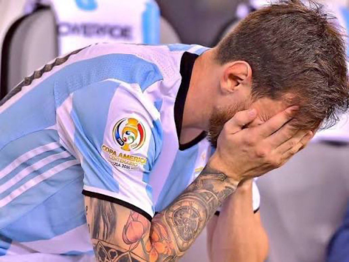 aleusfur4's tweet photo. ليس الهداف التاريخي لكرة القدم 
ليس الهداف التاريخي للكوبا
ليس الهداف التاريخي لدوري الأبطال 
ليس الهداف التاريخي لكاس العالم
ليس الهداف التاريخي لمونديال الأندية 
ليس اكثر من صنع في دوري ابطال 
ليس اكثر من صنع في مونديال الاندية
ليس اكثر من ساهم في المنتخبات 
ليس اكثر من ساهم في دوري ابطال اوروبا 
اكثر من ضيع بلنتيات في كاس العالم 
اكثر من خسر نهائيات مع منتخب بلاده

لماذا يعتبر الافضل فالتاريخ عند البعض؟