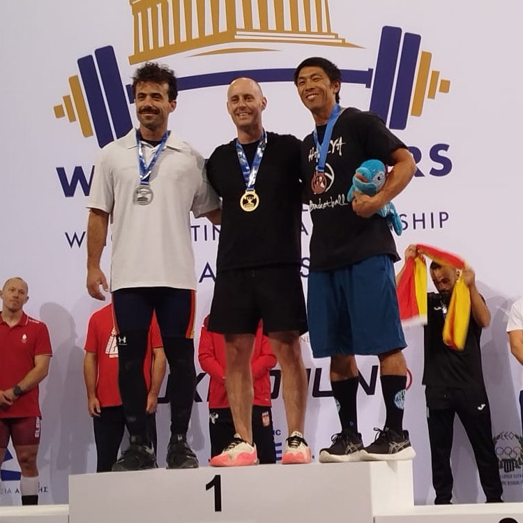 alziraradio's tweet photo. Joan Marco quedà subcampió del món màster d’halterofília a Atenes en un any fantàstic on s'ha proclamat campió d'Espanya i d'Europa màster i absolut d'Espanya en arrancada.
El @CPV_Alzira va fer dos grans partides en la Champions de llargues. 

https://t.co/73ckcQzv2A https://t.co/vJU7EriSGX