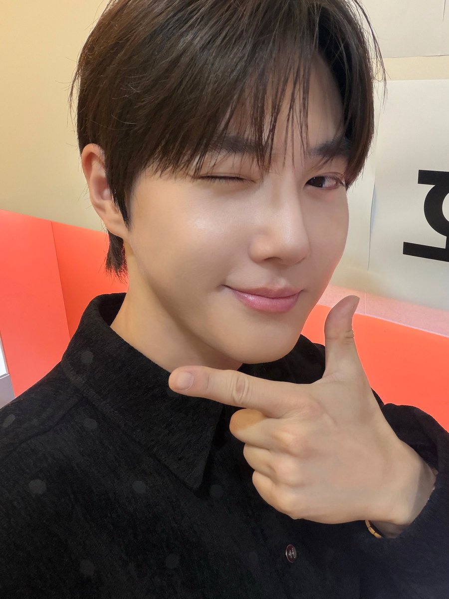 weareoneEXO's tweet photo. 📺 MBC <심야괴담회6> 

⏰ 잠시 후 오후 10시 40분

#SUHO #수호 
#EXO #엑소 #weareoneEXO
#심야괴담회6 https://t.co/imdiaE283P