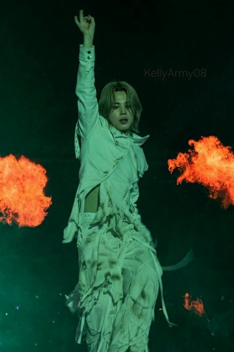 pjmnology's tweet photo. can we officially declare this as his pose now https://t.co/165GG5vGrm