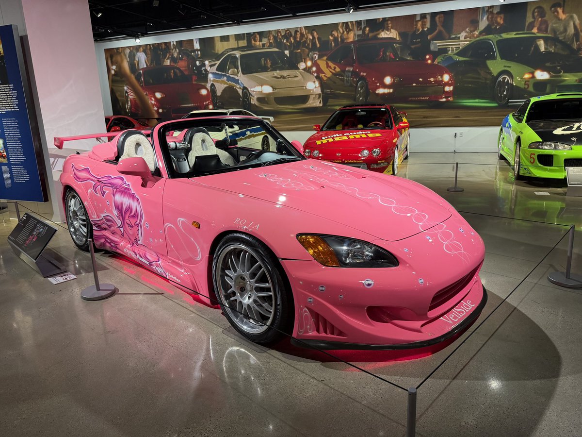 bnr34_yusuke's tweet photo. 先日アメリカに行った時に買ったものも載せておく🚗 https://t.co/GyMmaiStbe