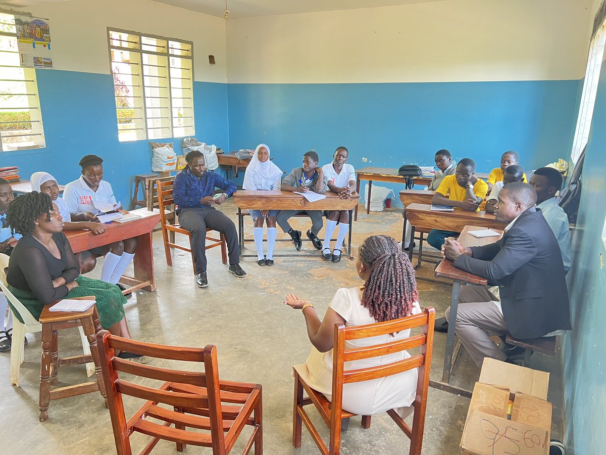 totyaplatform's tweet photo. HAPPENING NOW at Kyasanku Hill College!
We’re engaging Safe Club members on their action plan and giving them a chance to take the lead in implementing the SAFE Club. 💪🏽
#SafeClub #YouthAction #KyasankuHillCollege #today #viral #TotyaPlatform #KeepSchoolsSafe https://t.co/SKLQV5WJ7I