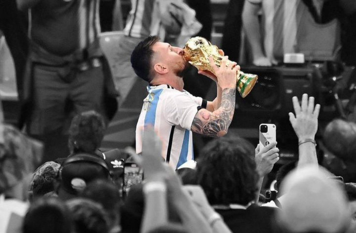 ghaeccamessi's tweet photo. في شهر الحب سيرحل من أُحب https://t.co/a9GZBiH245