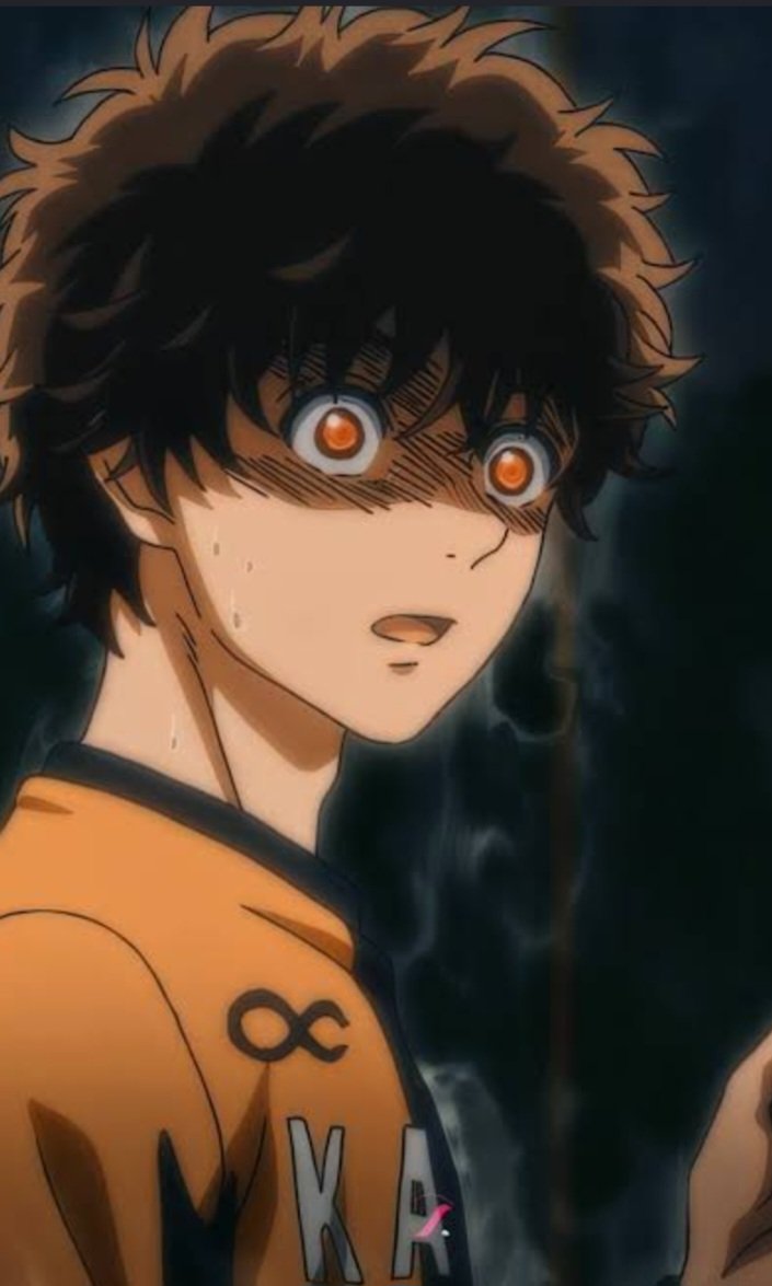 Ronald000c's tweet photo. @natosnk @Shirotaku_fr @The11saske " c réel " mdrr parle pas de réalisme stp, dans la vraie vie, jamais t’a une aura des ténèbres derrière toi et tes yeux font pas de lumière en plein match arrête tes conneries un moment https://t.co/1NvuANfplQ