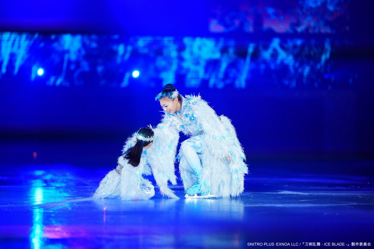 entame_talk's tweet photo. 坂本花織が「氷の精霊」役で登場❄️
『刀剣乱舞 – ICE BLADE -』初のアイスショー開催

無良崇人や田中刑事ら8人が参加。ジャンプやスピン、バックフリップなどのテクニックに加え、本作のために修練した剣技を取り入れ、氷上で迫力ある殺陣を繰り広げた。
https://t.co/mEFN3rwsX1 https://t.co/K7VsnL1ogU