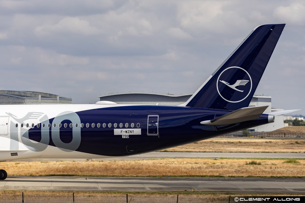 CAlloing's tweet photo. First flight today for the first @Airbus #A35K @lufthansa  #DAIFA wearing the #100years special livery ! #AIB01NY on @AirNavRadar #Avgeeks #Avgeek https://t.co/waPa8tA4JY