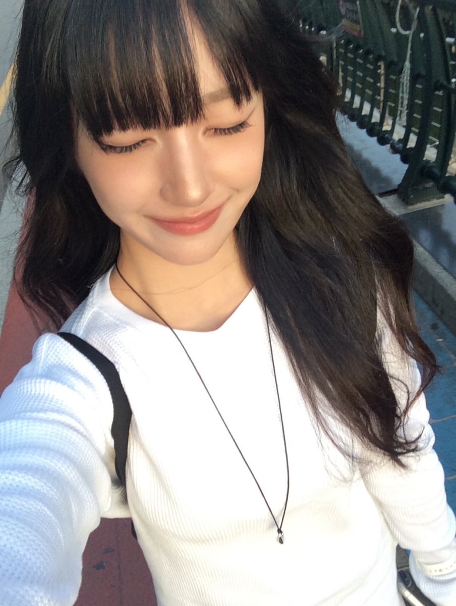 moxngii's tweet photo. 으악😡😡😡😡
얼굴 미친거지...‼️‼️‼️‼️‼️💕💕 https://t.co/9XSuUu3v1o