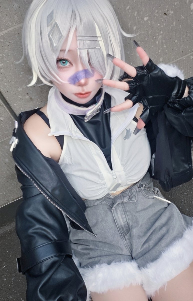 isaki_motimoti's tweet photo. Cosplay : 🌈🕒en : 🌤️️ https://t.co/Q2fBHfykW7