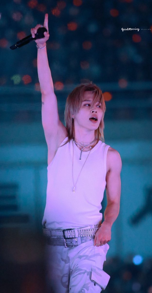 pjmnology's tweet photo. can we officially declare this as his pose now https://t.co/165GG5vGrm