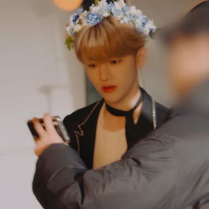 for_everzh's tweet photo. flower of gaoling might truly be the most fitting nickname ever .. dress him with flowers and he automatically blooms into the prettiest unattainable flower of them all making the others pale in comparison to his beauty https://t.co/H5M3MnRwUE