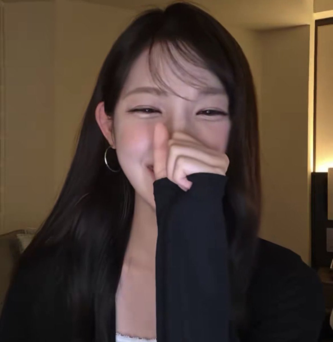 headpingping_'s tweet photo. 부끄러우면 한결같이 얼굴이나 귀 빨개지는거 너무 른…. https://t.co/GnOnNKATc8