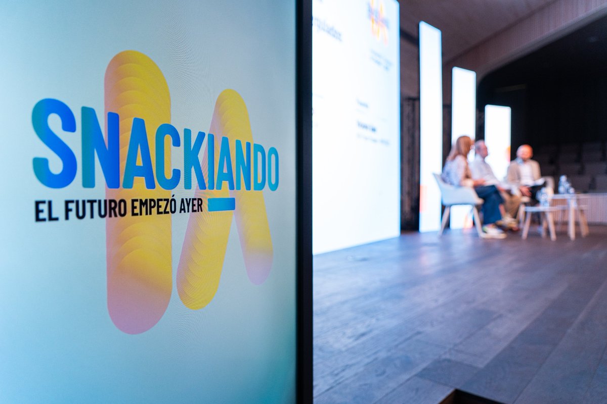 importaco's tweet photo. 🤖 La IA ya no es una cuestión de futuro. Es una oportunidad para transformar el presente.

En @importaco asistimos al #CongresoDeSnacks2026 para compartir experiencias sobre IA, innovación y transformación digital en el sector. https://t.co/QDUWuZd2RU