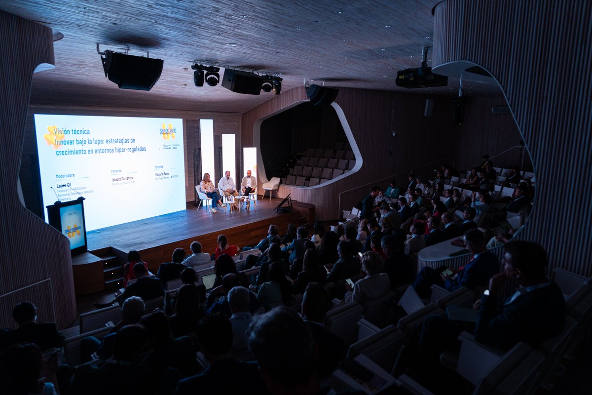 importaco's tweet photo. 🤖 La IA ya no es una cuestión de futuro. Es una oportunidad para transformar el presente.

En @importaco asistimos al #CongresoDeSnacks2026 para compartir experiencias sobre IA, innovación y transformación digital en el sector. https://t.co/QDUWuZd2RU