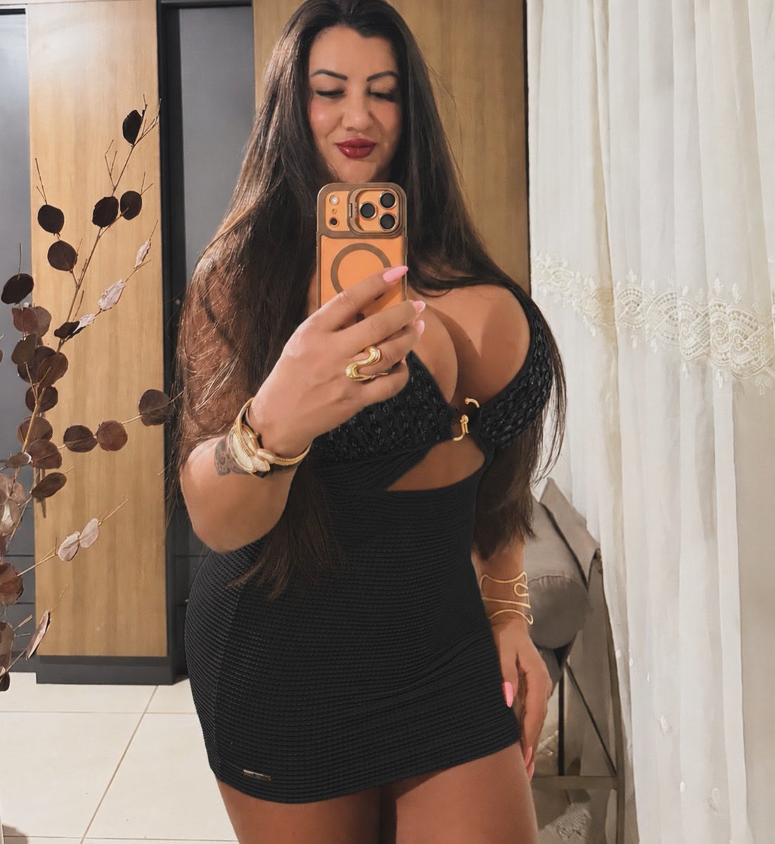 TatiMeirelesofc's tweet photo. Bom dia 😃 https://t.co/0P5vvmzIcb