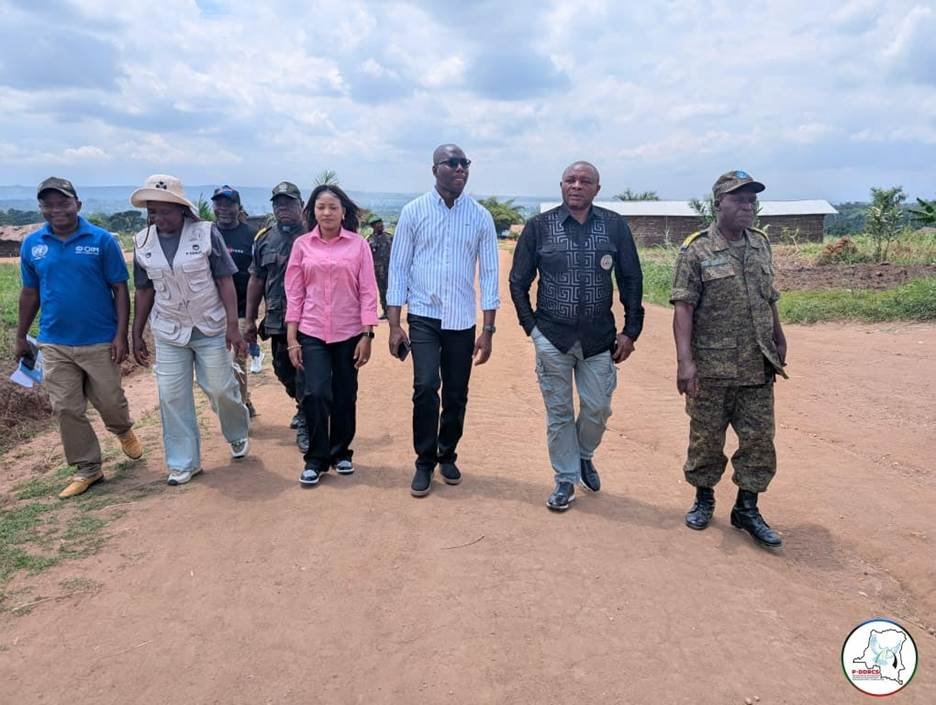 pddrcs's tweet photo. #Mambango : les ex-combattants au cœur des travaux de réhabilitation routière du projet RESET mis en œuvre par l'OIM. 🏗️🛣️🤝 #Mambango #Excombattants #Réhabilitation #Projet
@Presidence_RDC @PrimatureRDC @PDDRCSNK @IOMinDRC
https://t.co/qgLAfpGRc6 https://t.co/Kfdz00LY5X