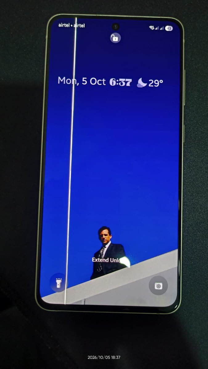 abhinavsai36's tweet photo. What is going on, @SamsungIndia? My Samsung Galaxy S21 FE has suddenly developed a green line on the display this evening. It just appeared out of nowhere. Really disappointing to see this happen with a Samsung phone. Please look into this https://t.co/F4tN9eeP1f