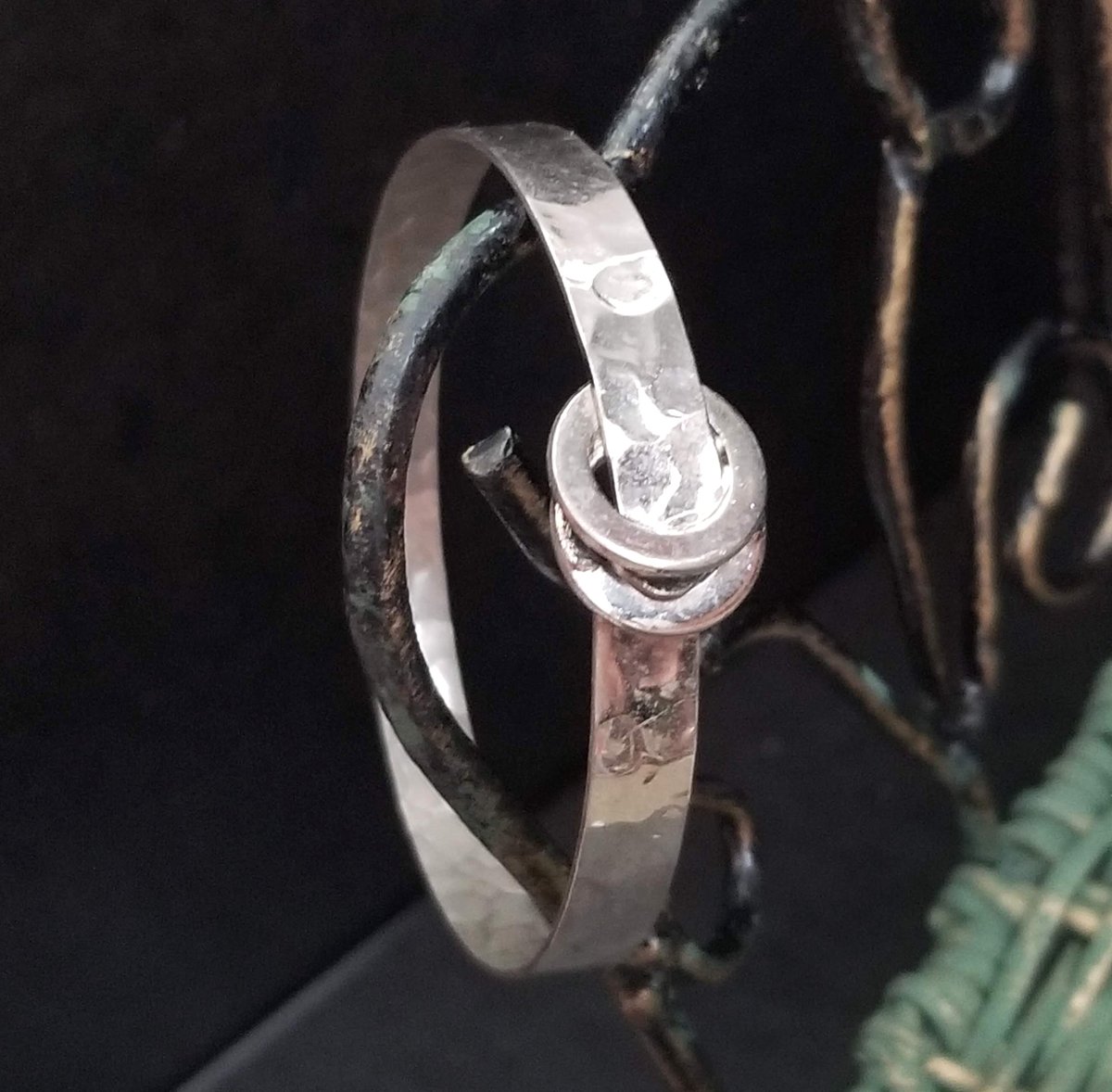 Evie_Hourglass's tweet photo. Hammered #Silver Tone Metal Bangle #Bracelet with Circles Clasp on #Mercari https://t.co/82vsoi3aeJ #vintagejewelry #giftidea #Collectible #vintage #vintagefinds #giftsforher #gift #giftforher #vintagestyle #bangle #ShopSmall #gifts #birthdaygift #giftideas #vintageshop https://t.co/EhCtaHbtvU